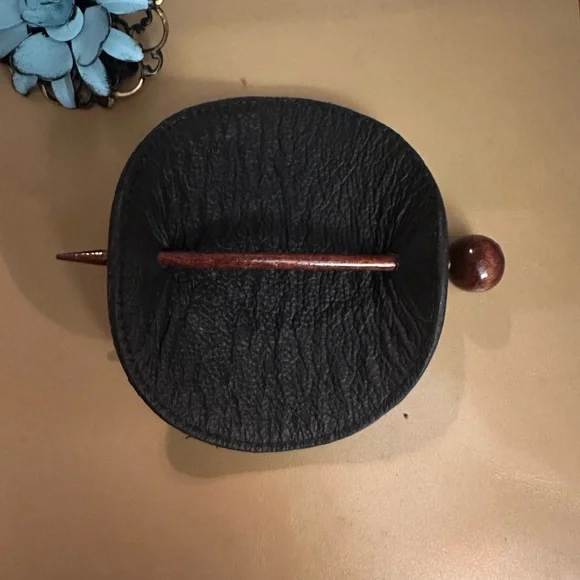 🦋 NWT Leather Hand tooled Hair Accessory - Picture 4 of 6